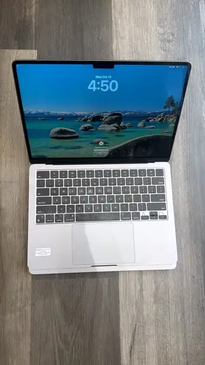 Laptop Apple MacBook Air 2022 M2 16GB Apple M2 SSD 512GB
