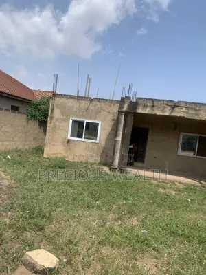 5bdrm Duplex in A C P Estate, Kwabenya for sale