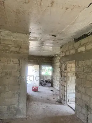 5bdrm Duplex in A C P Estate, Kwabenya for sale