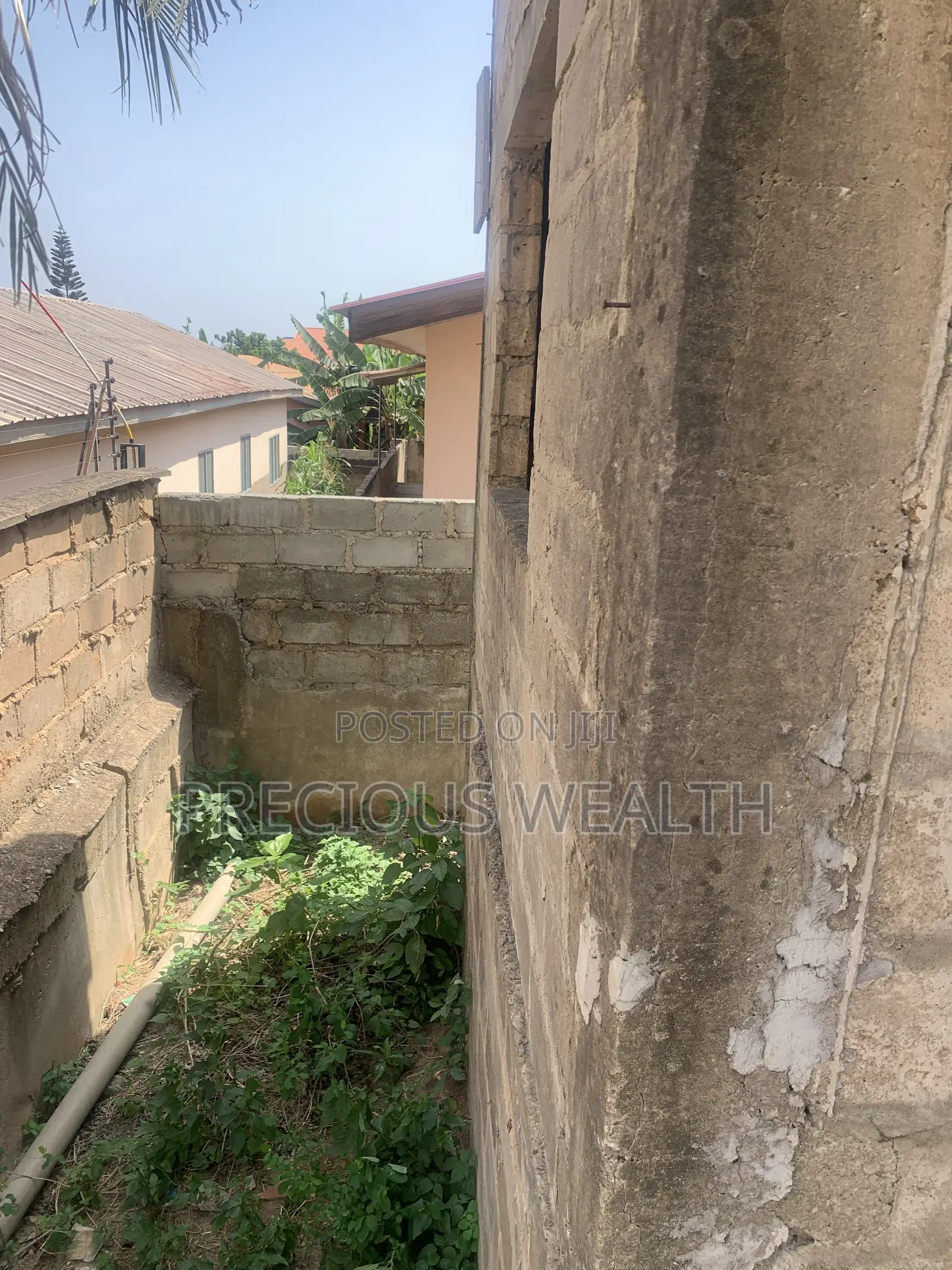 5bdrm Duplex in A C P Estate, Kwabenya for sale