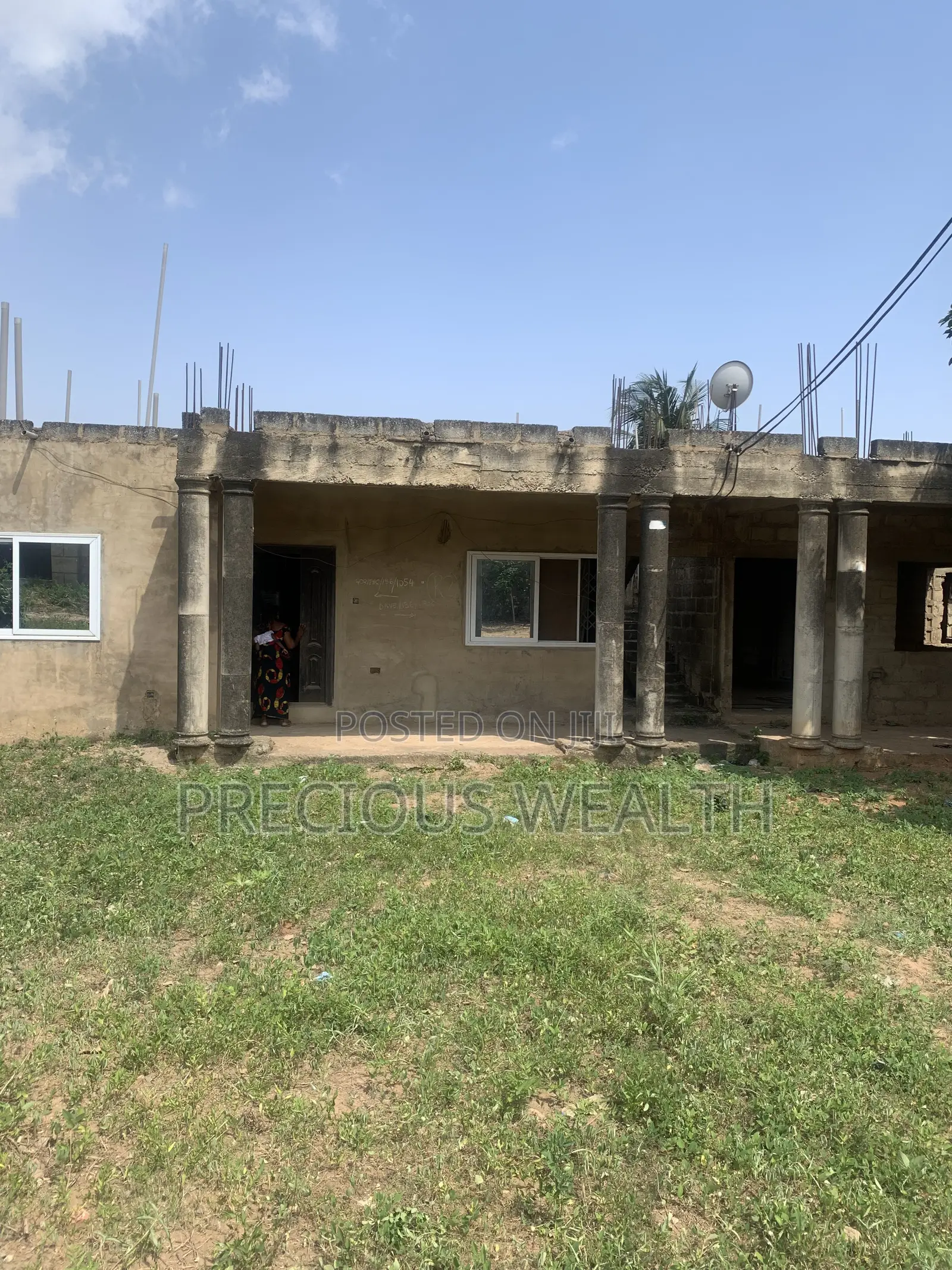 5bdrm Duplex in A C P Estate, Kwabenya for sale