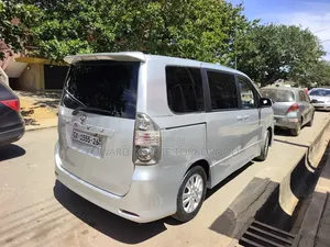 Toyota Voxy 2013 Silver