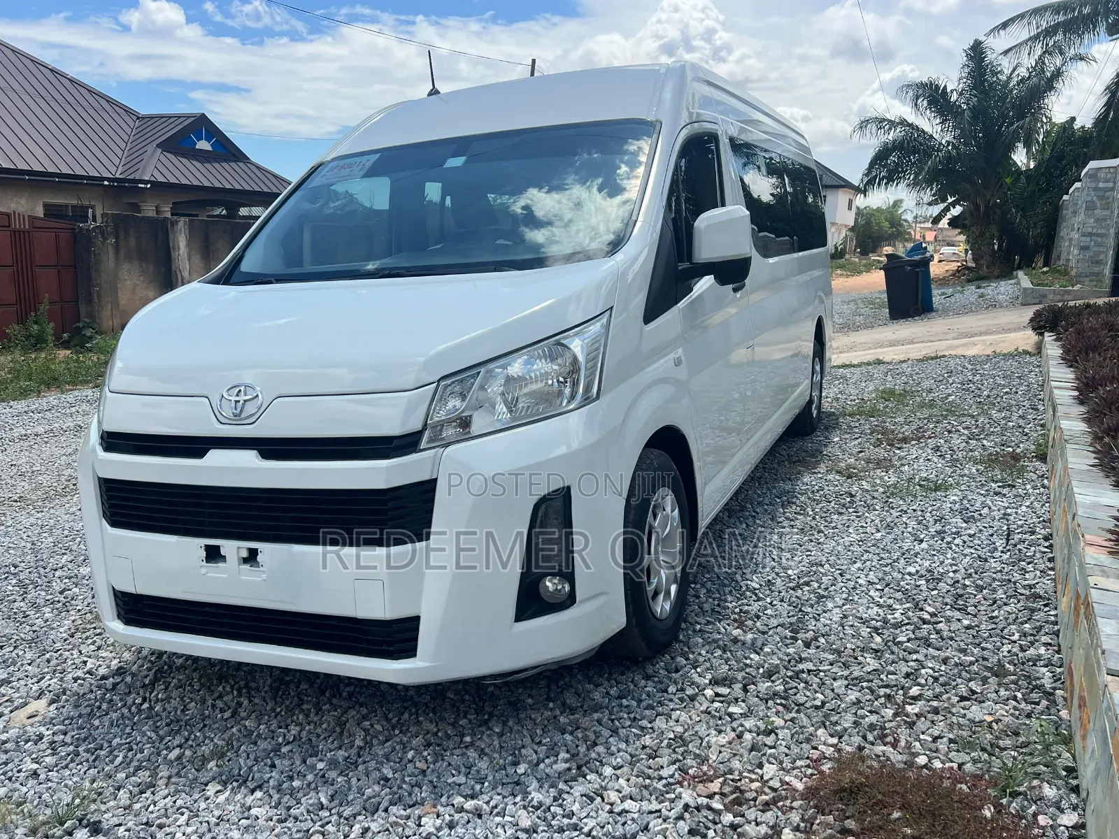 Toyota HiAce 2021 White