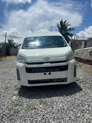 Toyota HiAce 2021 White