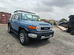 Toyota FJ Cruiser 2023 Blue