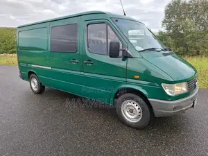 Mercedes-Benz Sprinter 1999 Green