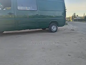 Mercedes-Benz Sprinter 1999 Green