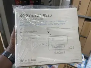 B525 4G LTE Cat6 Dual-Band Router