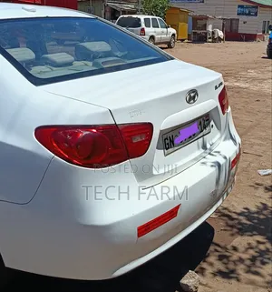 Hyundai Elantra 2010 White