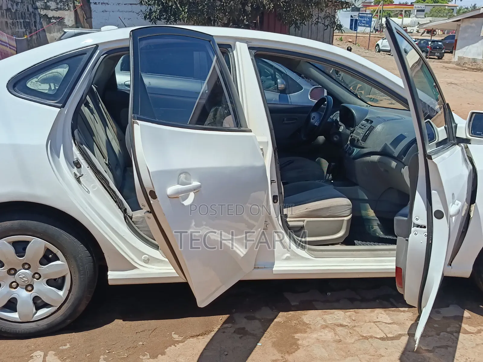 Hyundai Elantra 2010 White