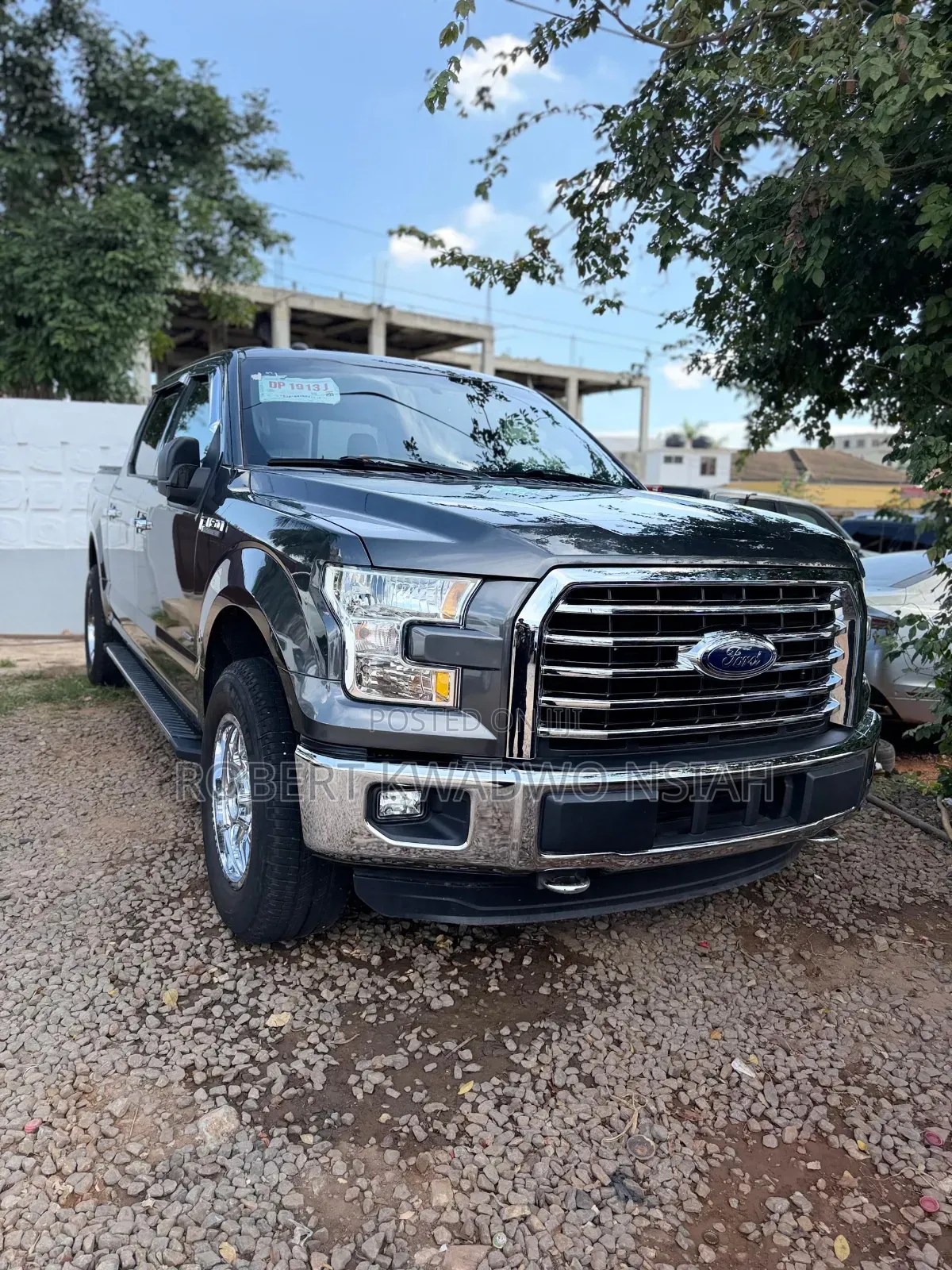 Ford F-150 Lariat 4x2 SuperCrew Cab Styleside 5.5 ft. box 145 in. WB
