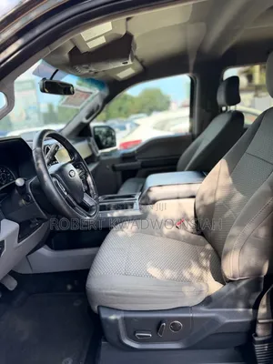 Ford F-150 Lariat 4x2 SuperCrew Cab Styleside 5.5 ft. box 145 in. WB
