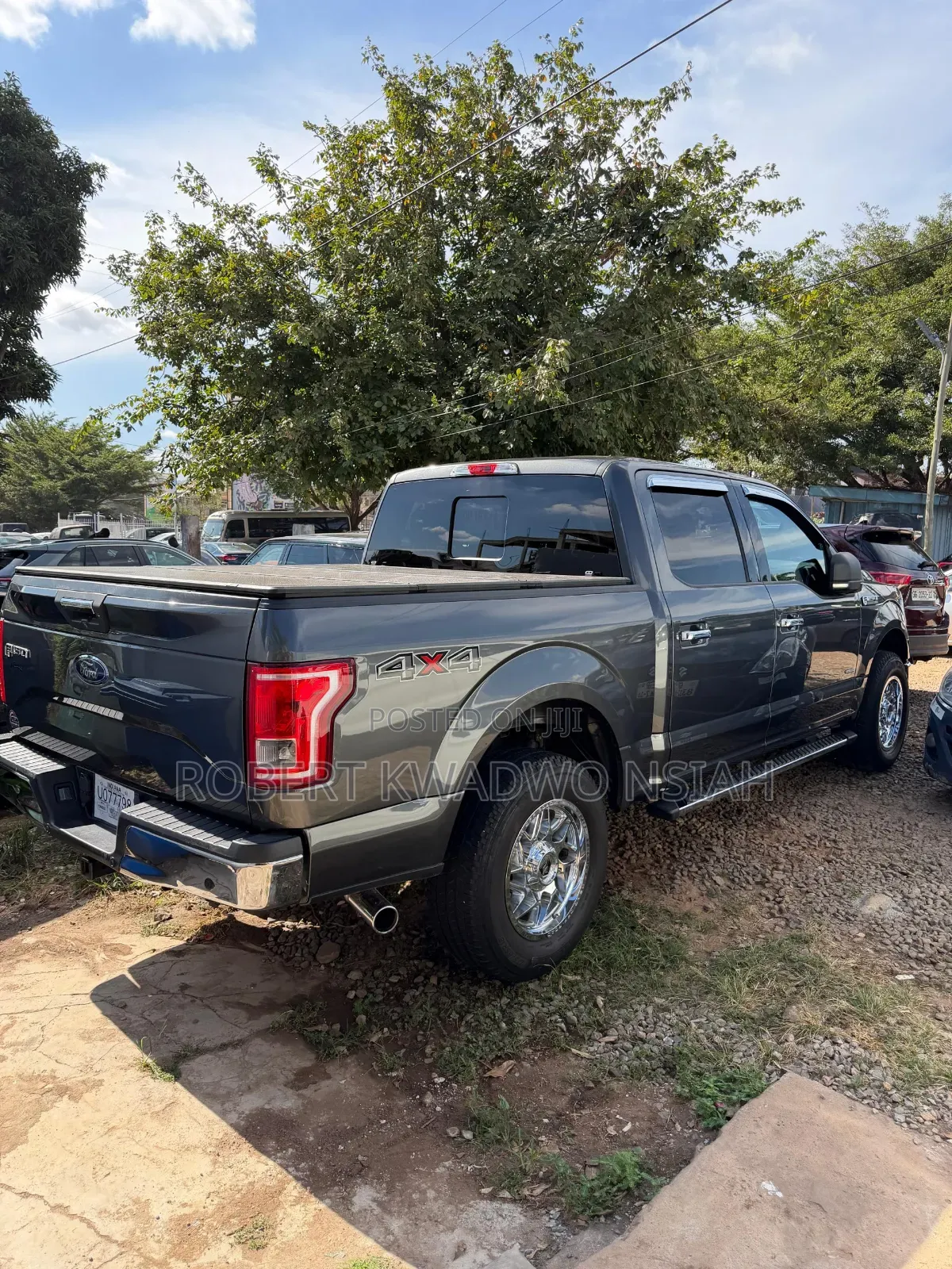 Ford F-150 Lariat 4x2 SuperCrew Cab Styleside 5.5 ft. box 145 in. WB