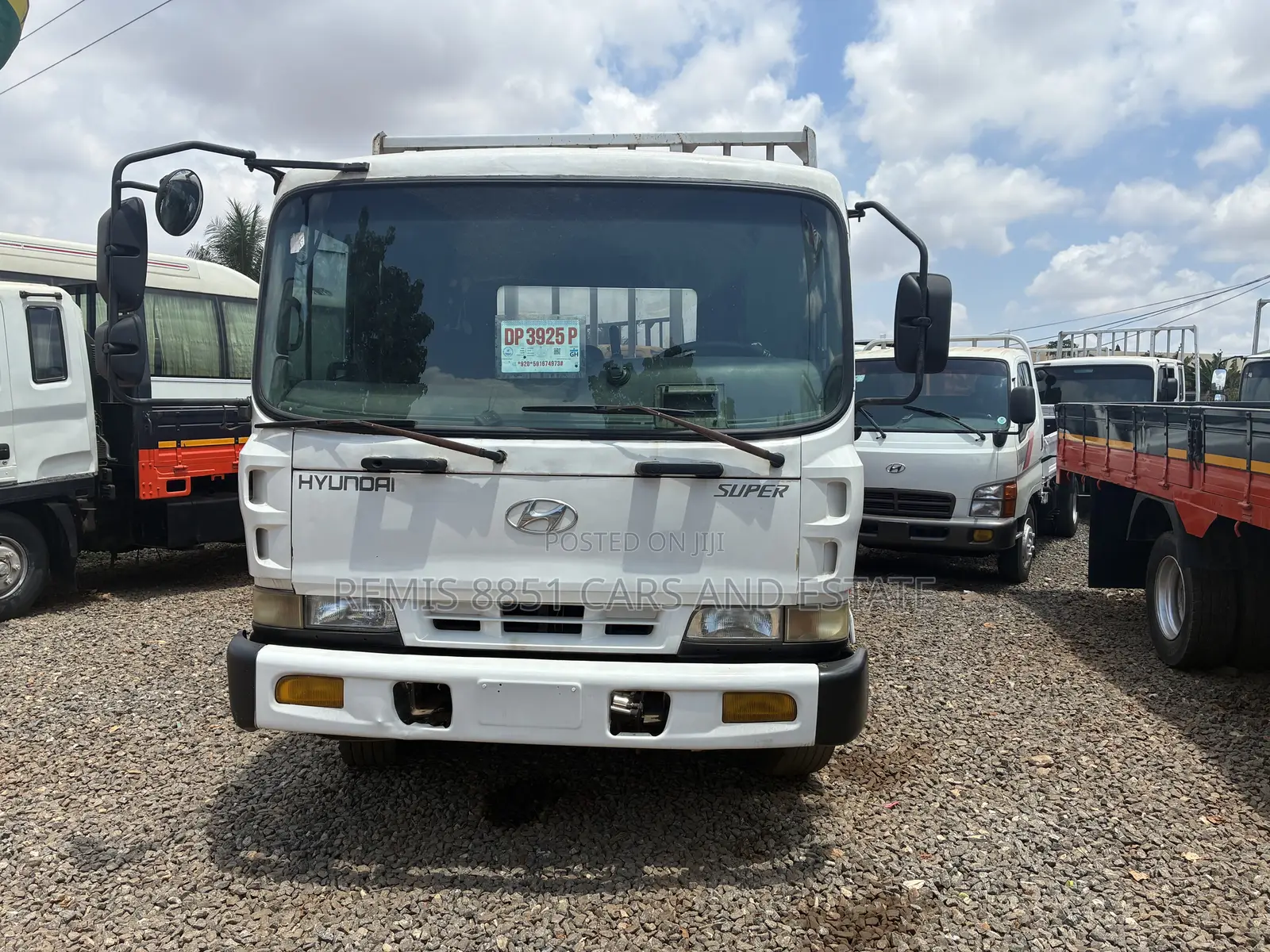 Hyundai Universe 2004 White