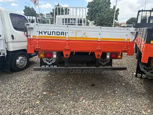 Hyundai Universe 2004 White