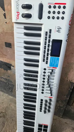 Axiom Pro 61 Midi Keyboard