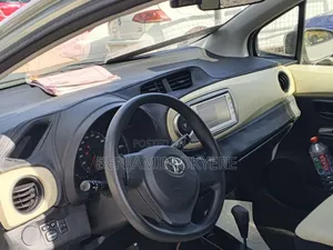 Toyota Vitz 2012 Gray