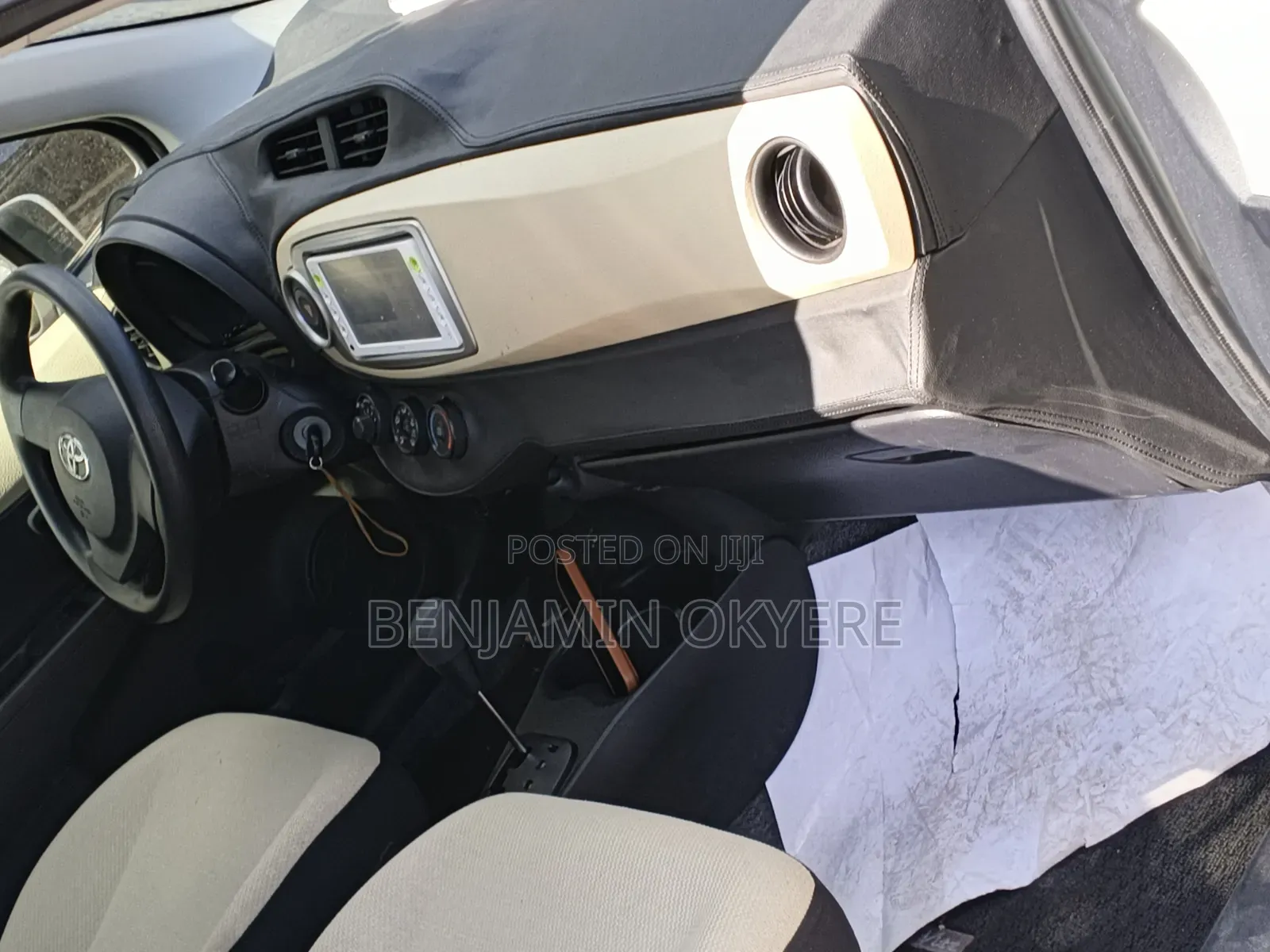 Toyota Vitz 2012 Gray