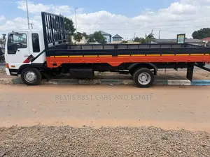 Hino Dutro 2011 White