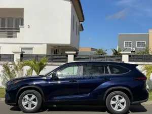 Toyota Highlander LE AWD 2023 Blue
