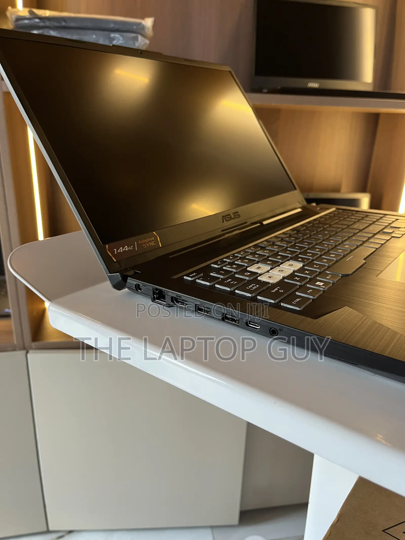 New Laptop Asus ROG Zephyrus M16 16GB Intel Core i7 SSD 512GB