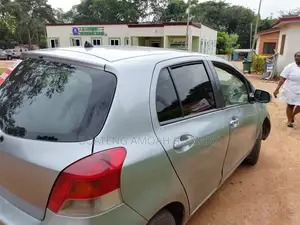 Toyota Vitz 2010 Gray