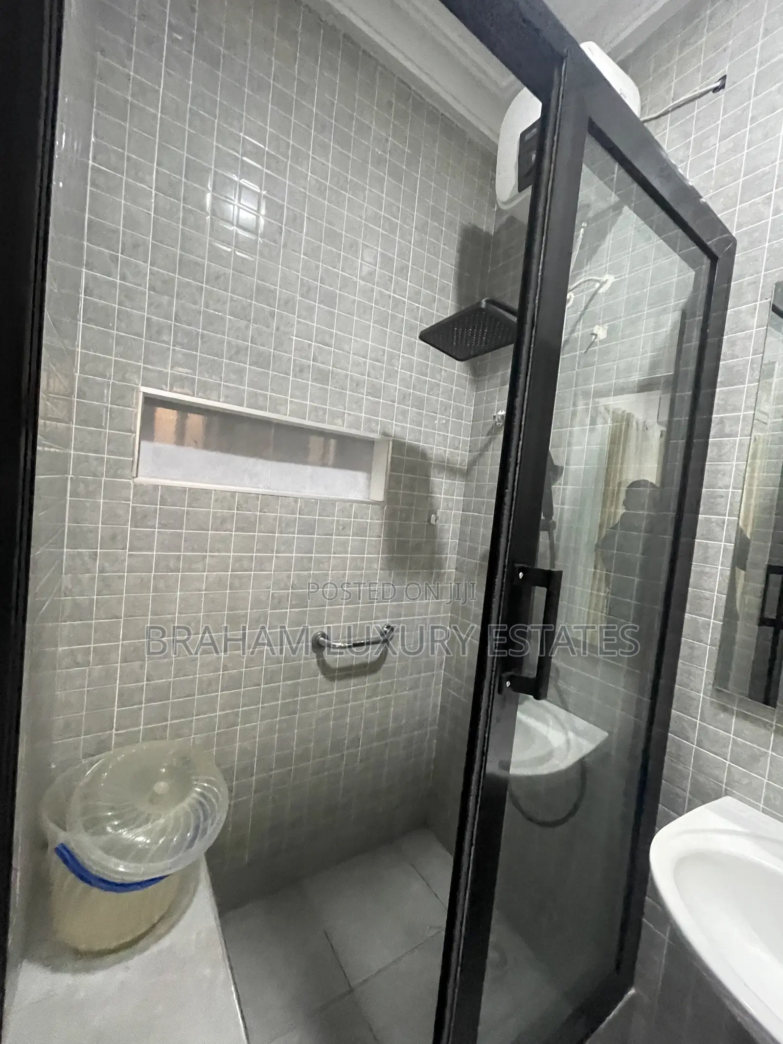 Furnished 3bdrm Apartment in Braham Luxury, Spintex for rent