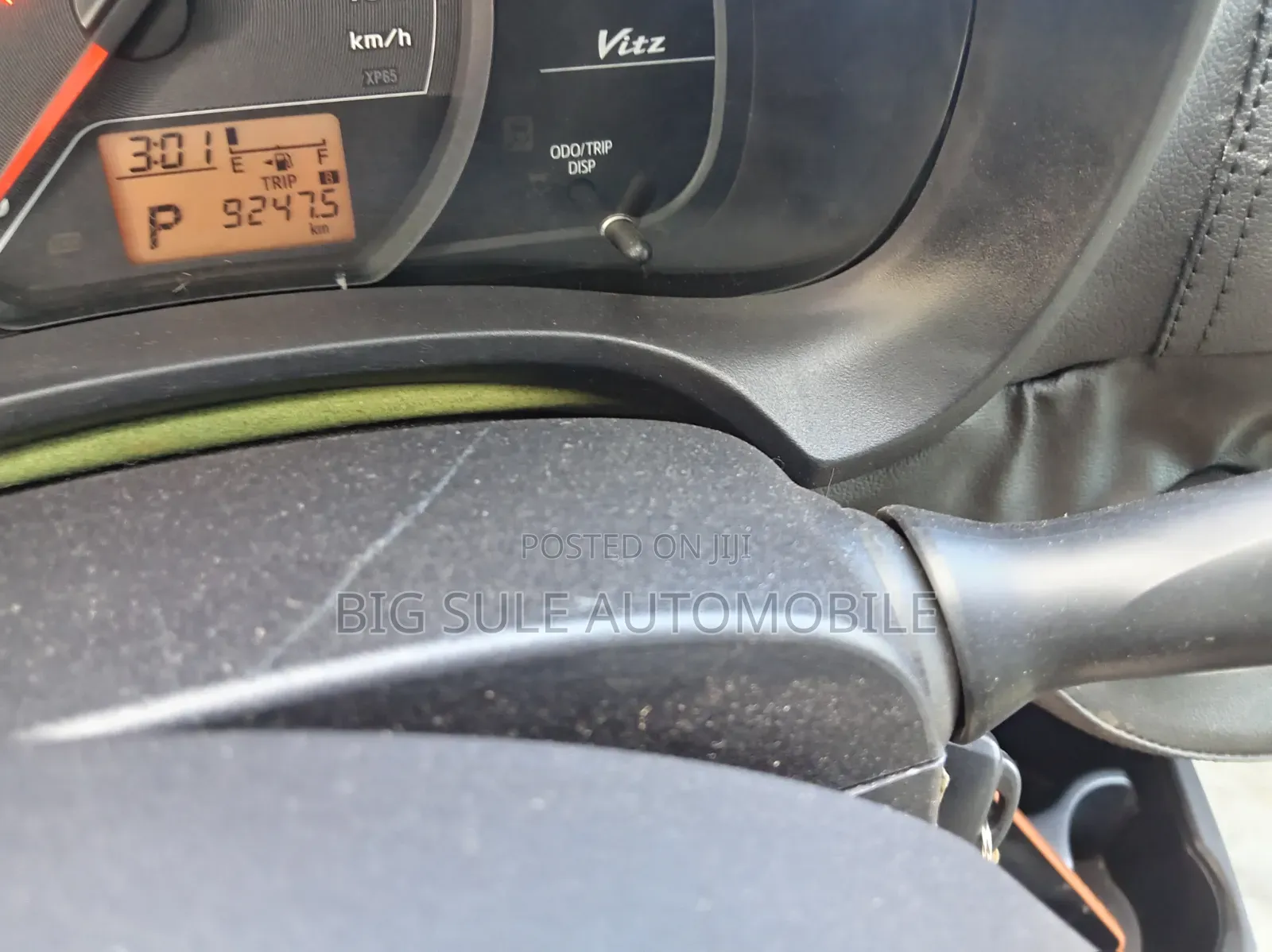Toyota Vitz 1.3 FWD 5dr 2012 Gray