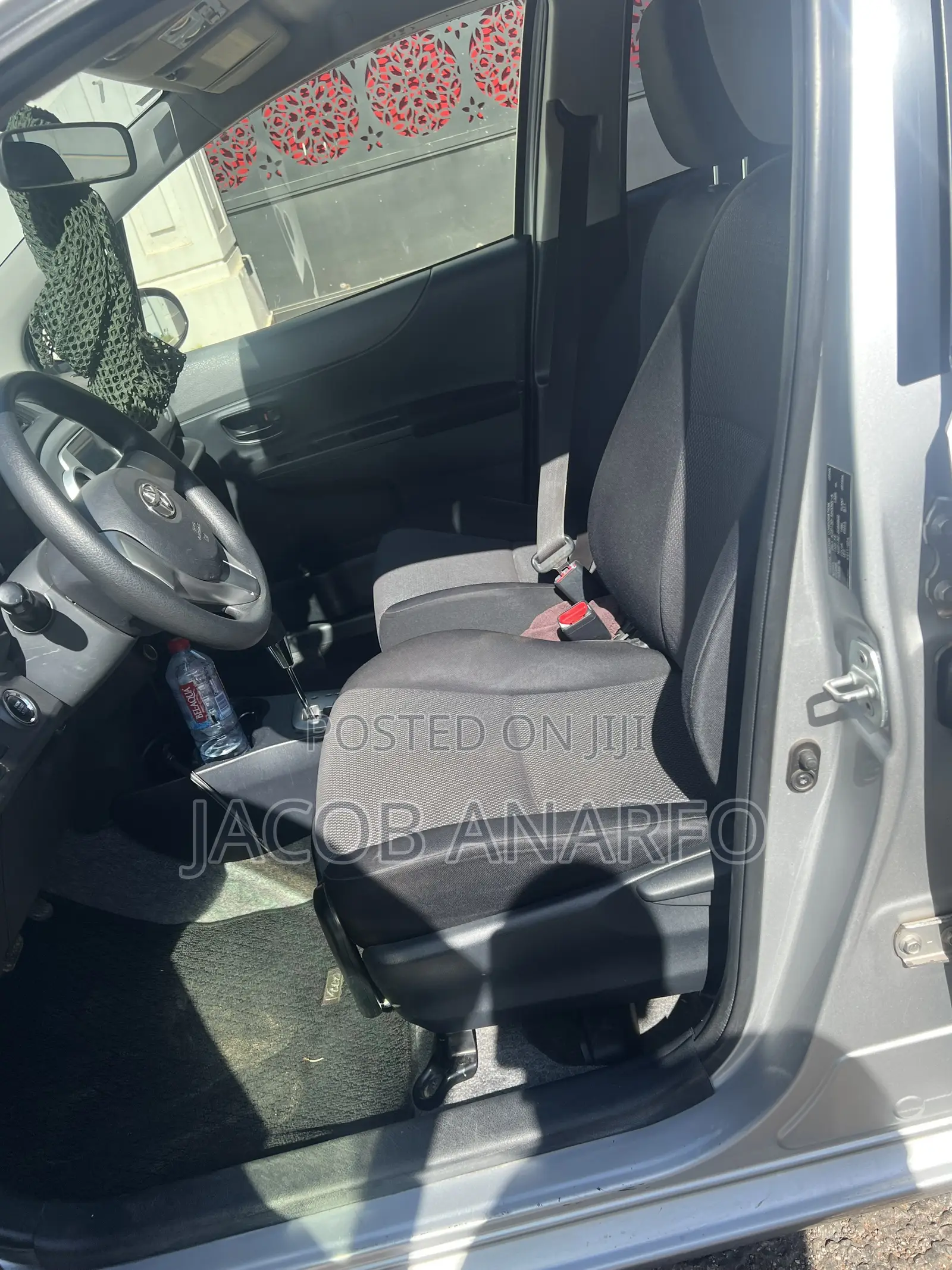 Toyota Vitz 1.3 AWD 3dr 2013 Silver