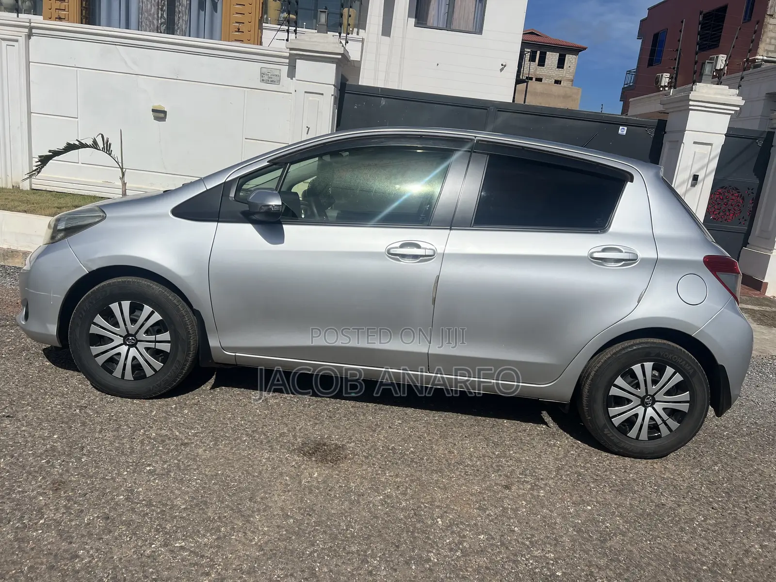 Toyota Vitz 1.3 AWD 3dr 2013 Silver