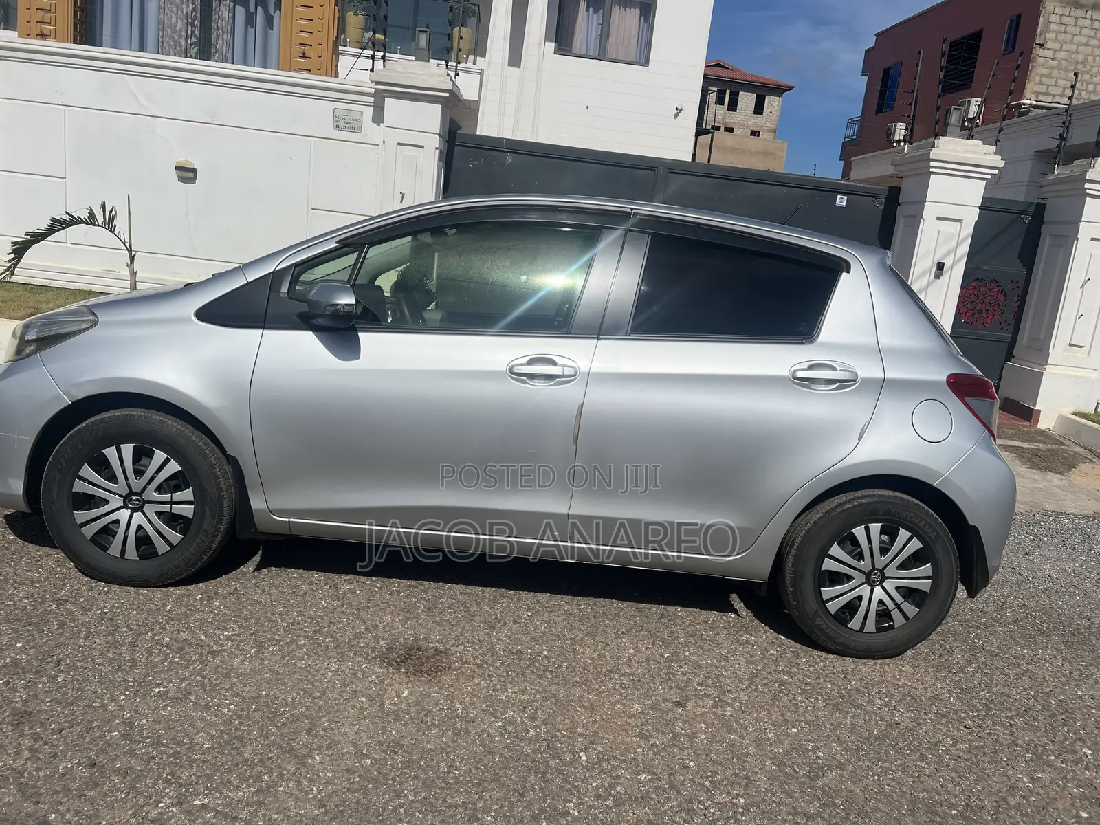 Toyota Vitz 1.3 AWD 3dr 2013 Silver