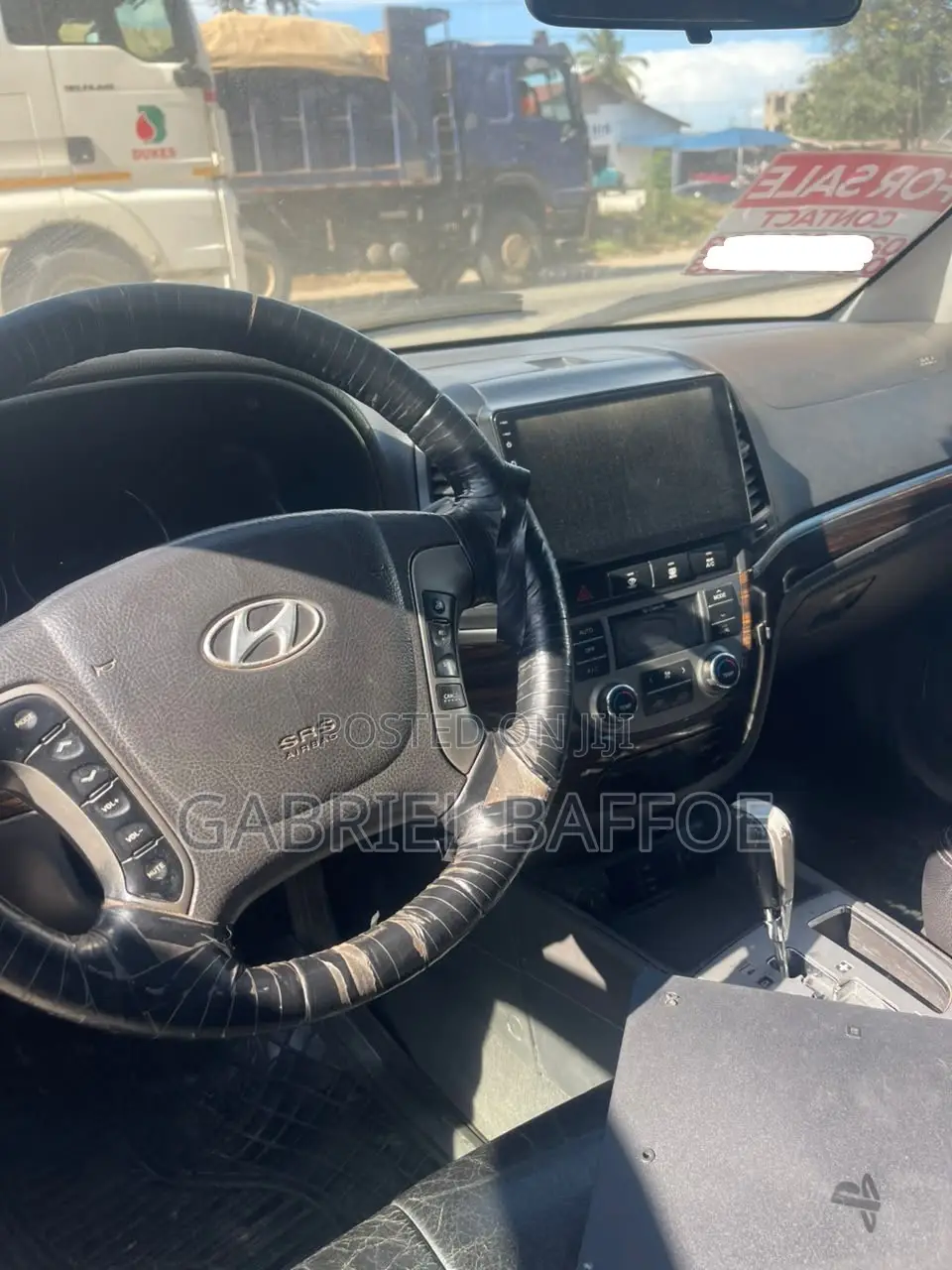 Hyundai Santa Fe 2011 White