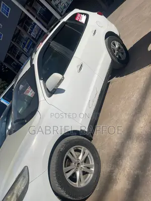 Hyundai Santa Fe 2011 White