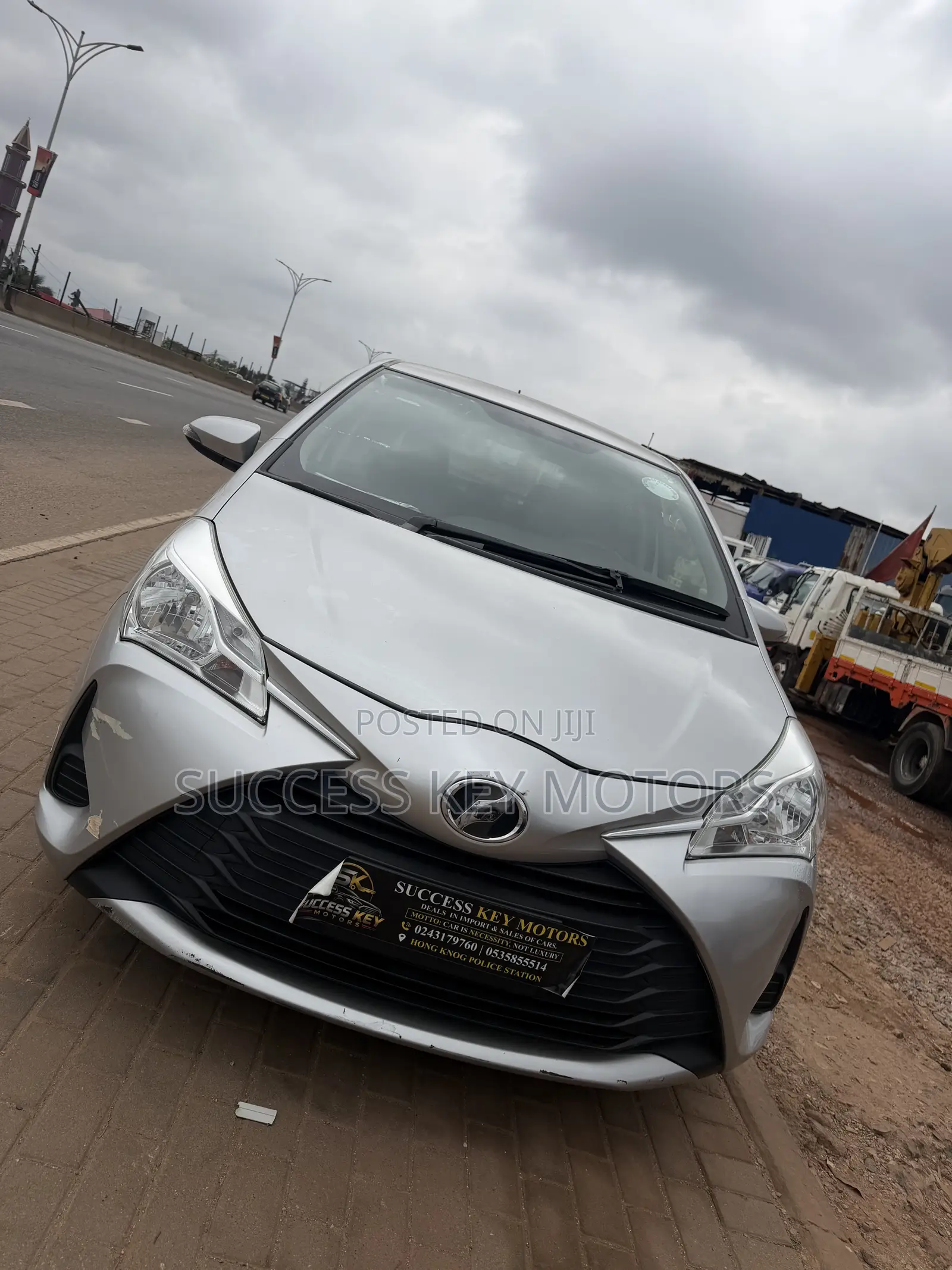 Toyota Vitz 1.3 AWD 5dr 2017 Silver