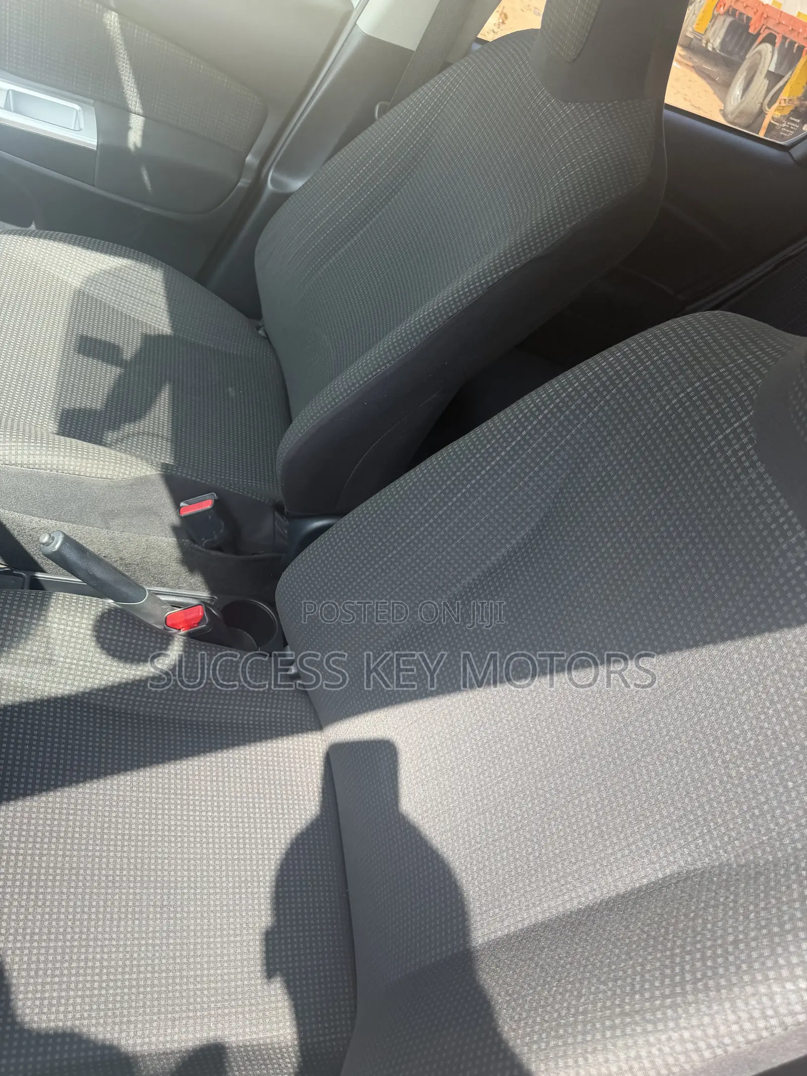 Toyota Vitz 1.3 AWD 5dr 2017 Silver