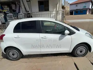Toyota Vitz 1.3 AWD 3dr 2010 White
