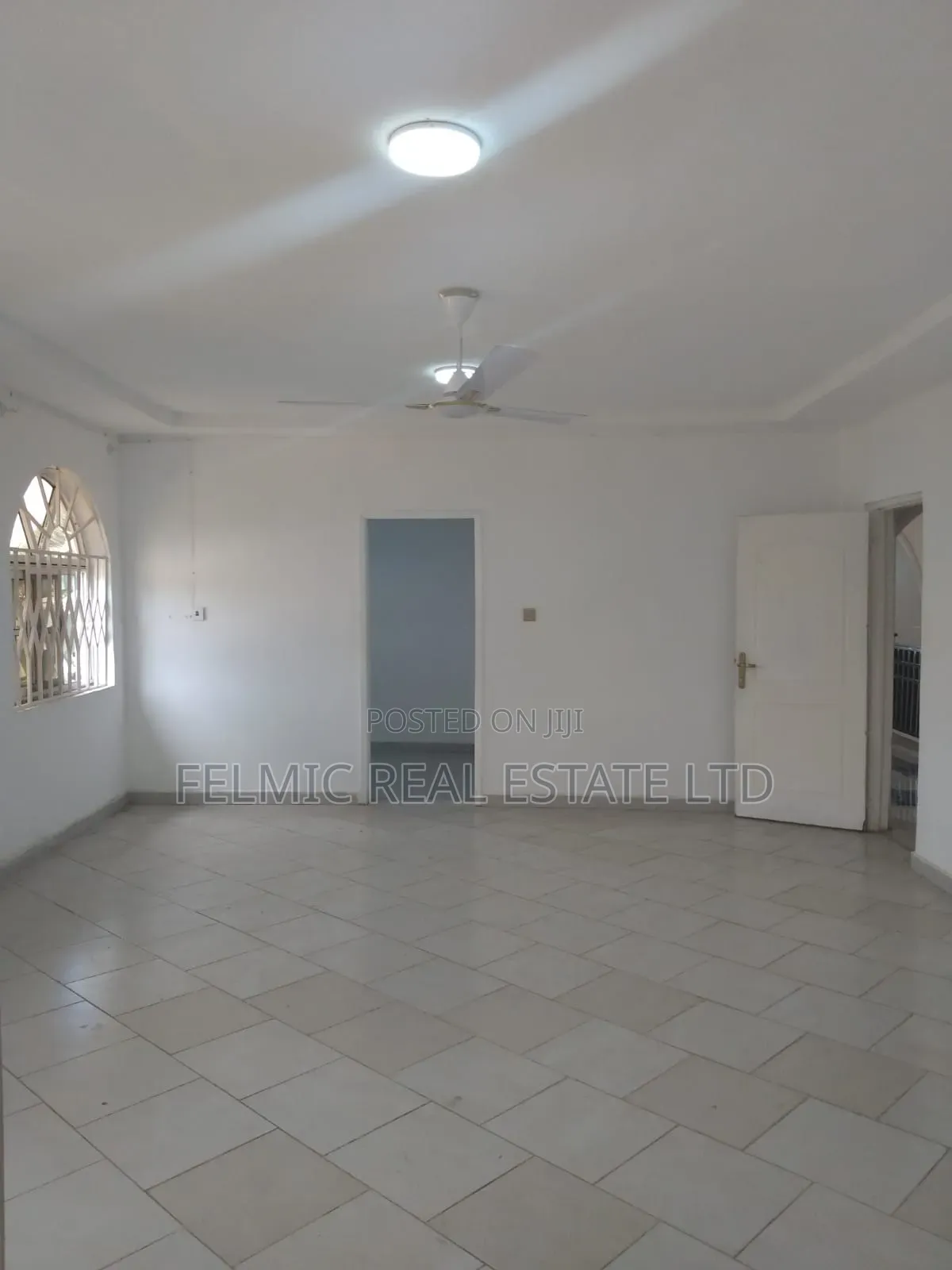 4bdrm Duplex in Kwabenya Abuom, Accra Metropolitan for sale
