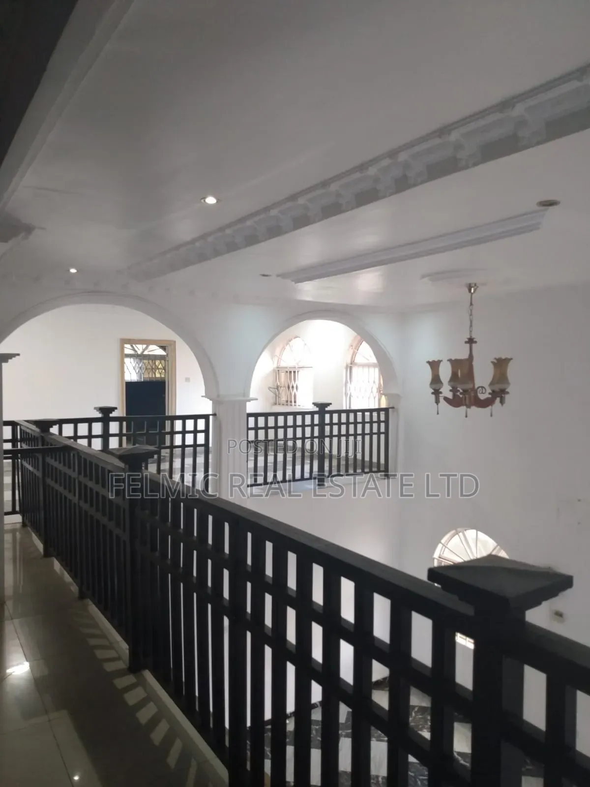 4bdrm Duplex in Kwabenya Abuom, Accra Metropolitan for sale