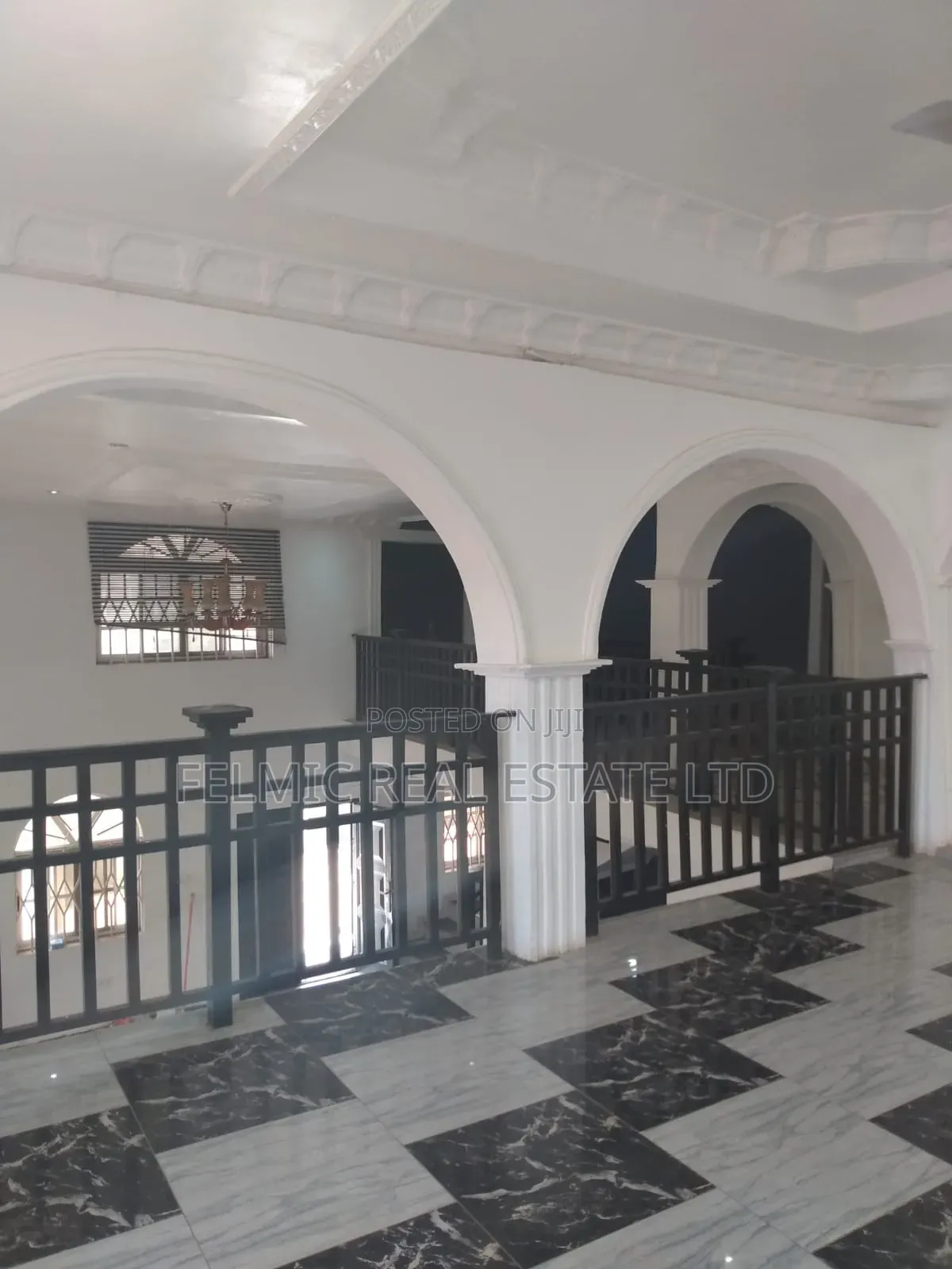 4bdrm Duplex in Kwabenya Abuom, Accra Metropolitan for sale