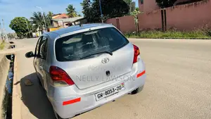 Toyota Vitz 1.0 FWD 3dr 2010 Silver