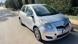 Toyota Vitz 1.0 FWD 3dr 2010 Silver