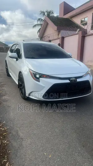 Toyota Corolla XSE 2021 White