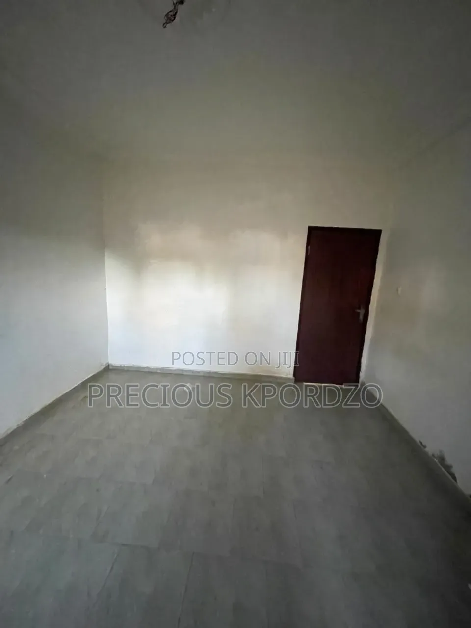 1bdrm Room & Parlour in Lakeside Comm 1 for rent