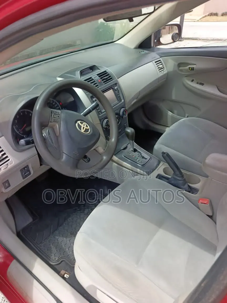 Toyota Corolla LE 4dr Sedan (1.8L 4cyl 4A) 2013 Red