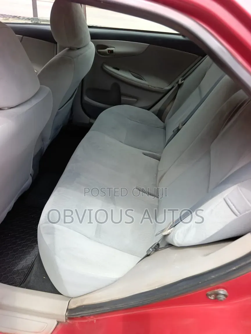 Toyota Corolla LE 4dr Sedan (1.8L 4cyl 4A) 2013 Red