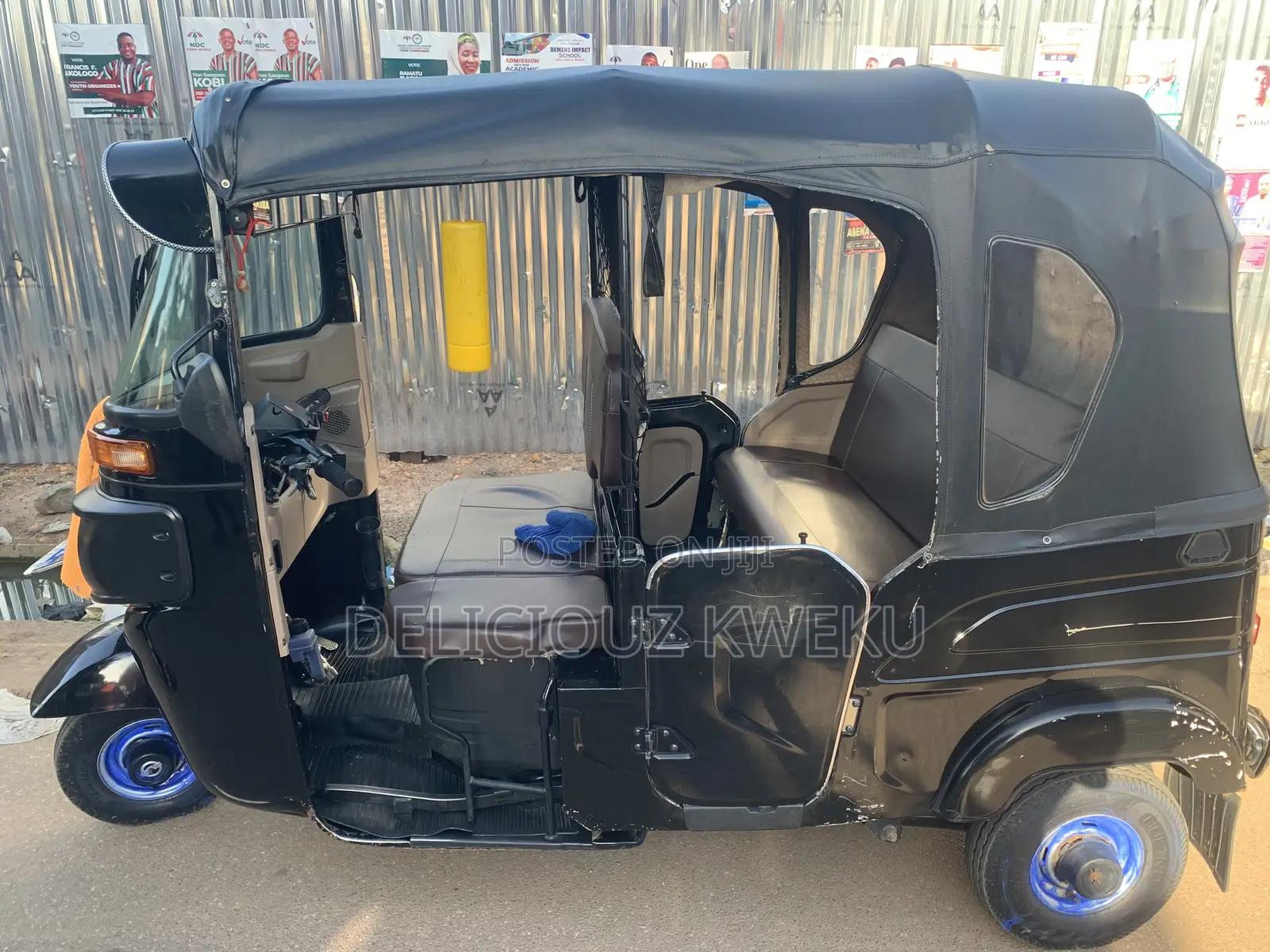 Bajaj RE 2026 Black