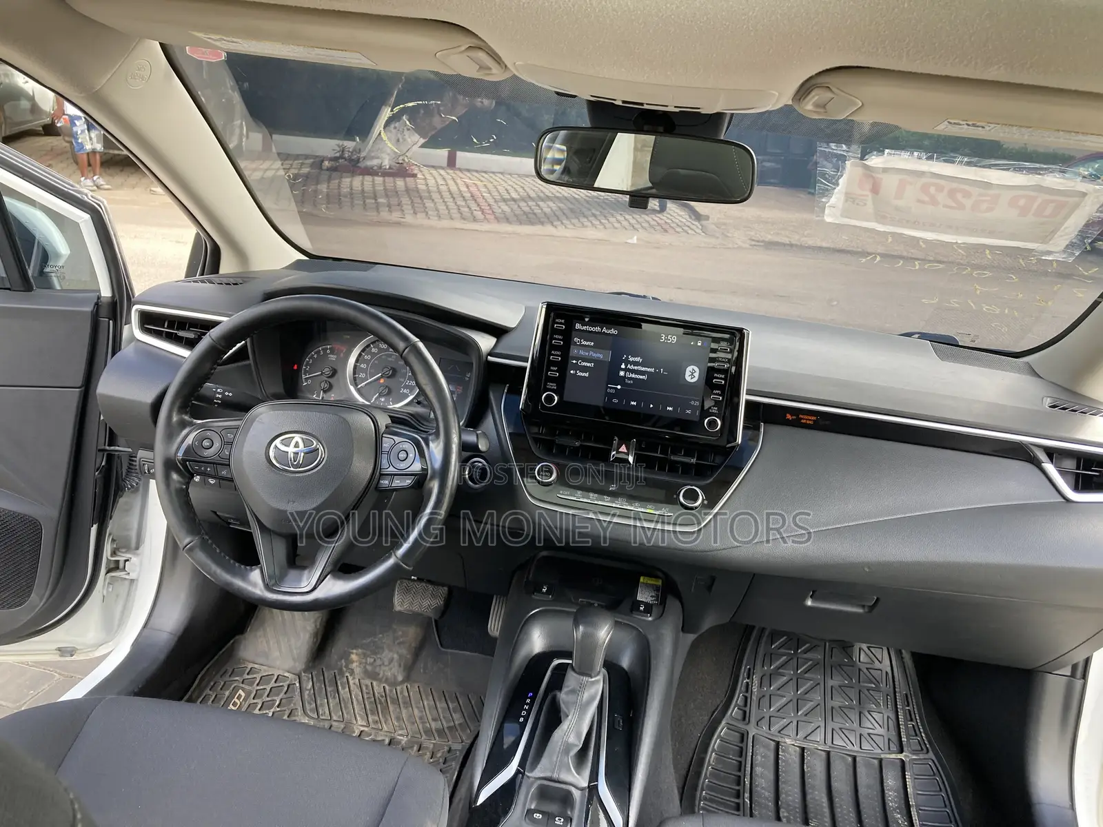 Toyota Corolla SE 2021 White