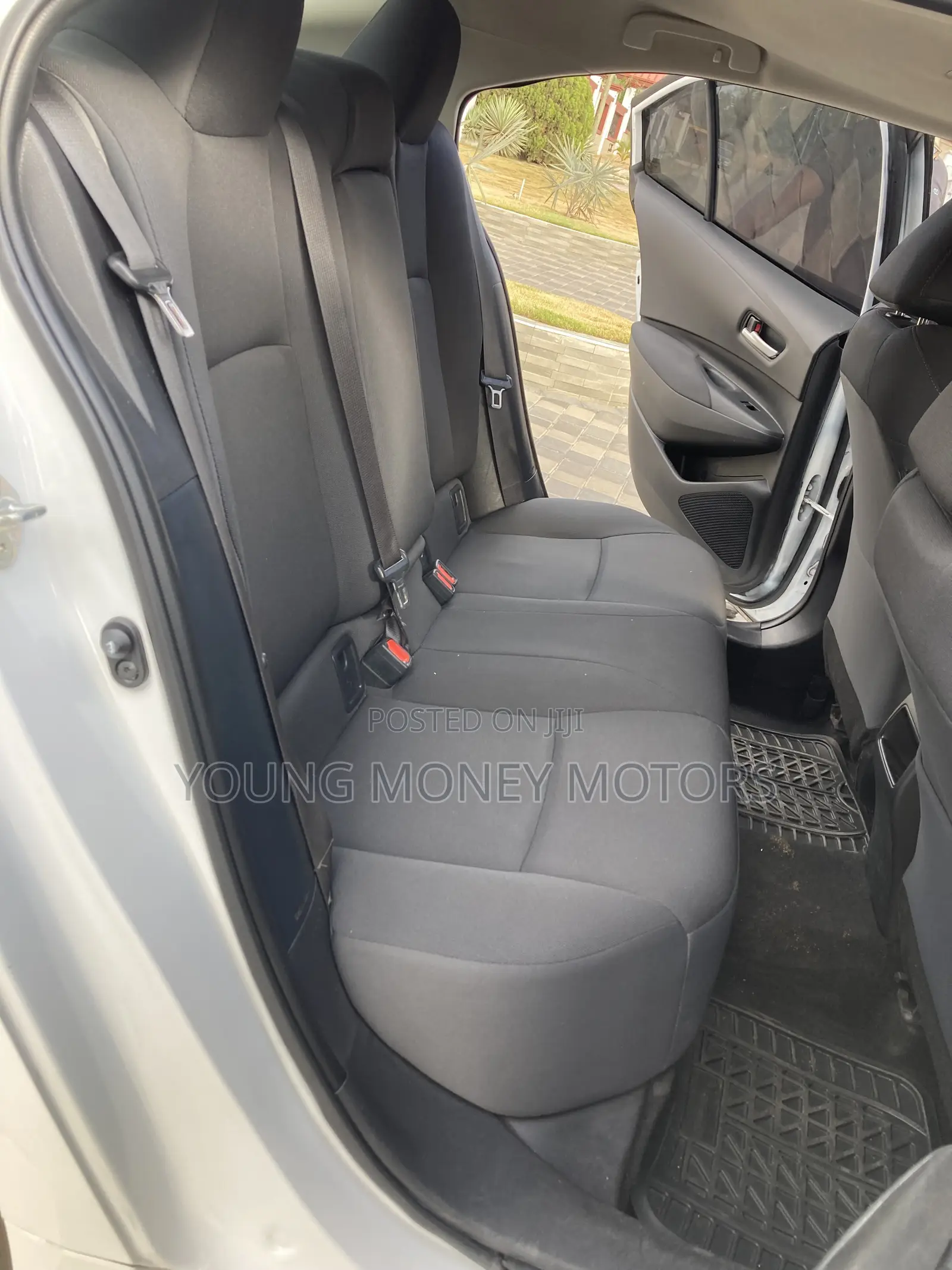 Toyota Corolla SE 2021 White