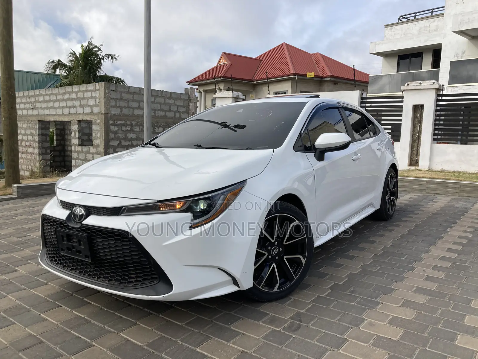 Toyota Corolla SE 2021 White
