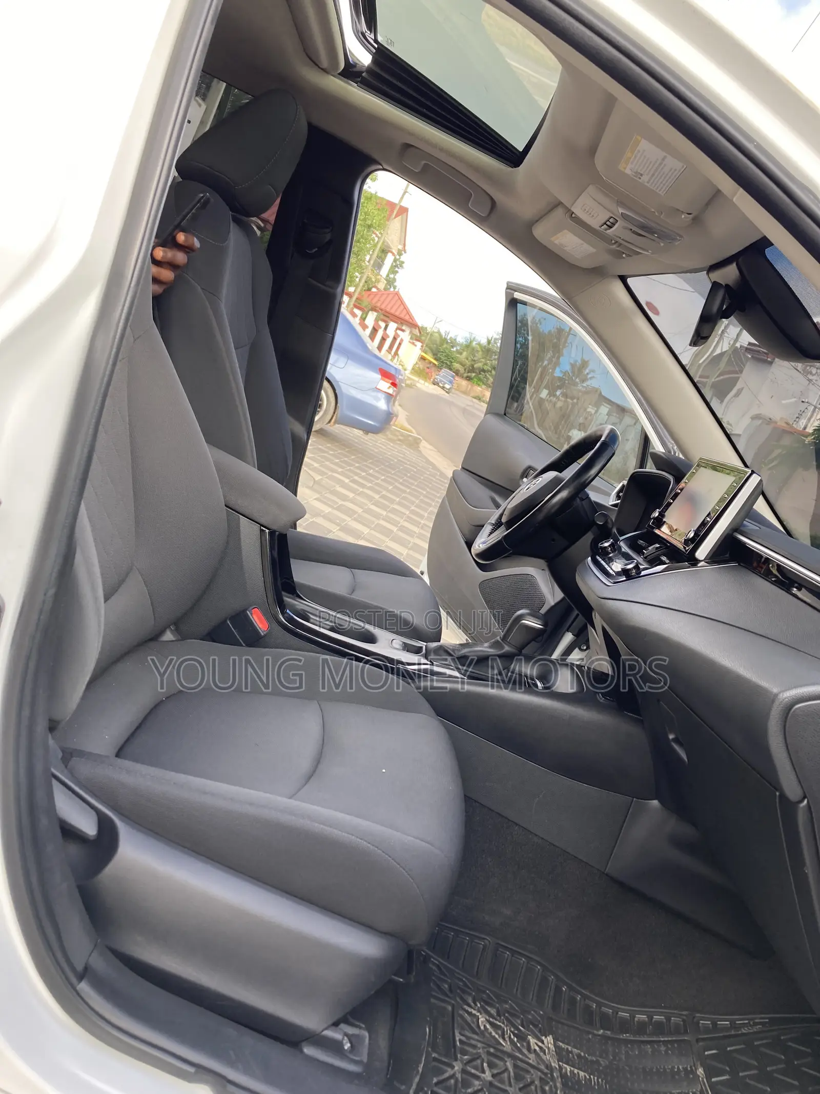 Toyota Corolla SE 2021 White